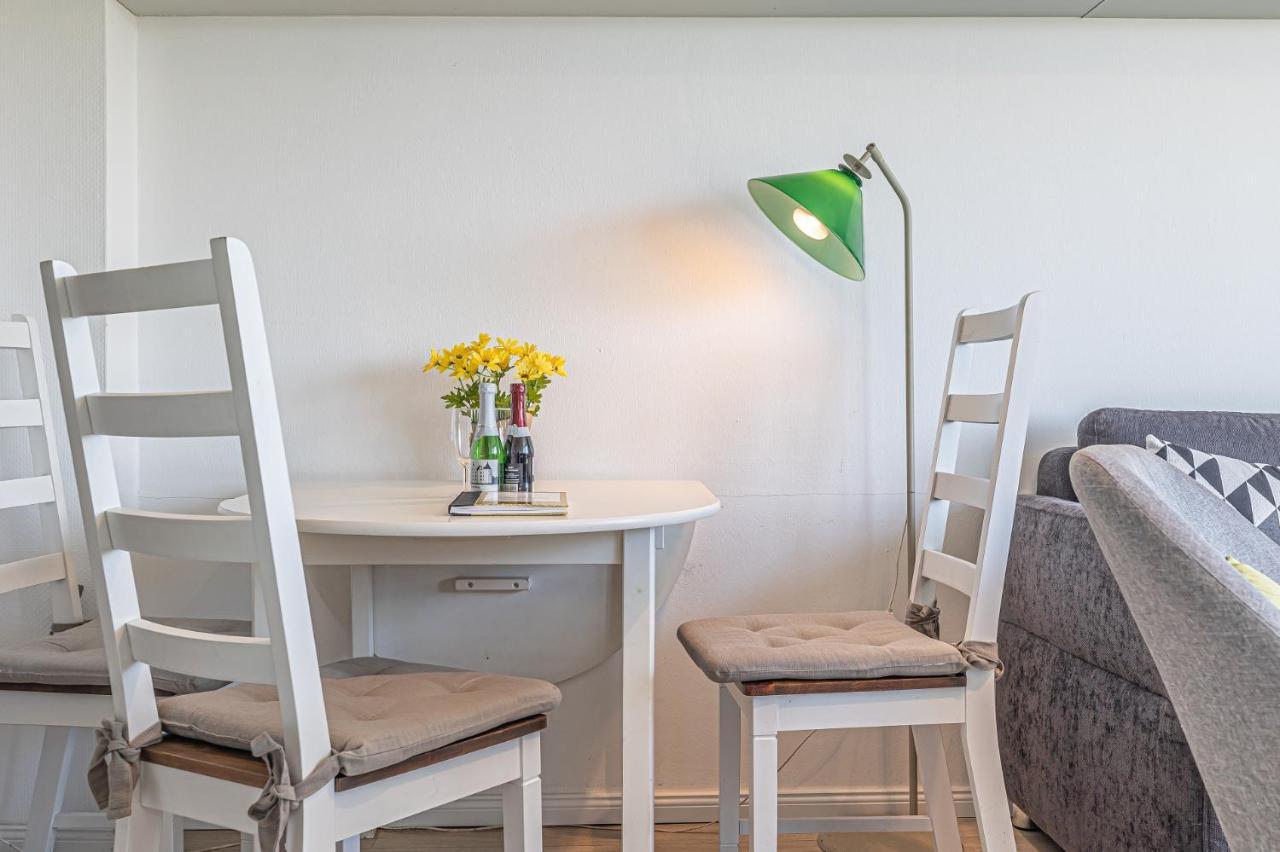 Fewo1846 - Del Mar - Komfortable 2-Zimmer-Wohnung Mit Balkon Im 7 Og Glücksburg Extérieur photo